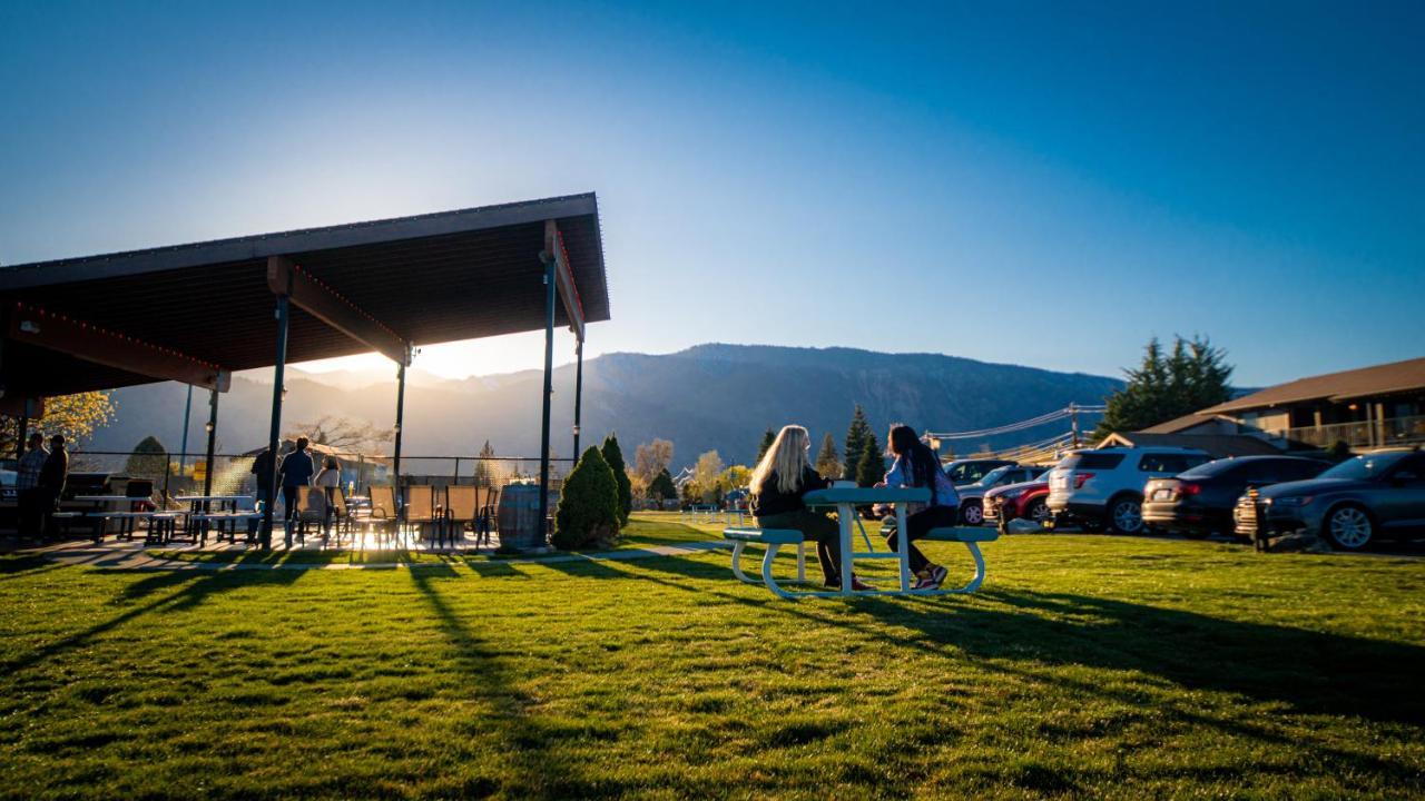 Mountain View Lodge Chelan Buitenkant foto